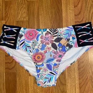 Time & Tru Bikini Bottoms